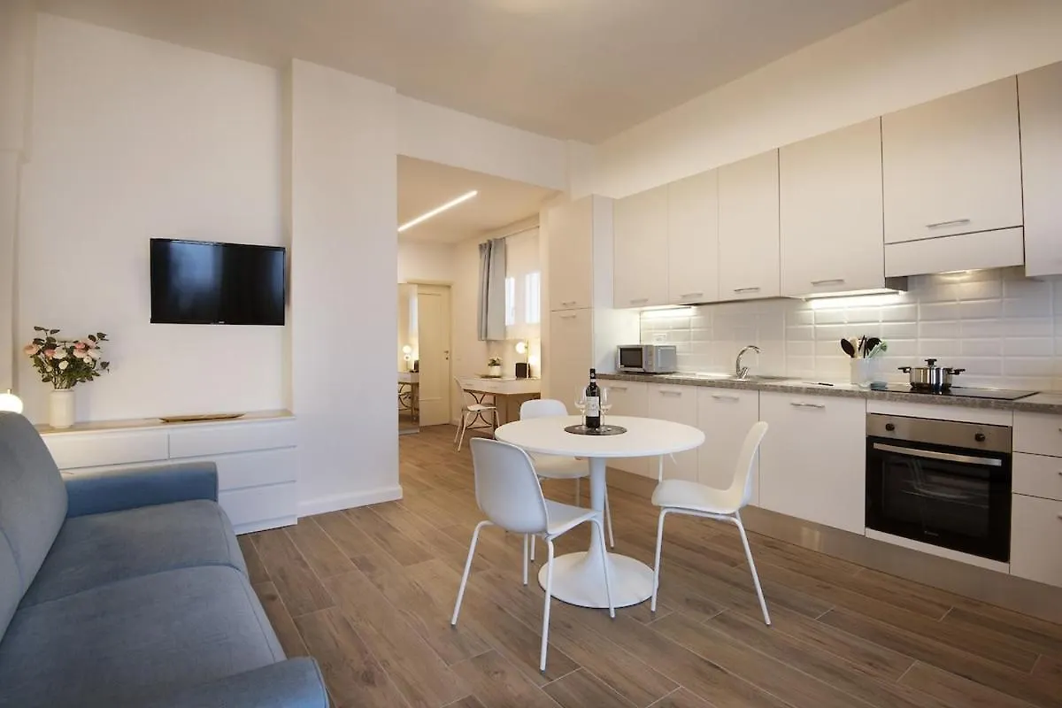 Laru - 8 Minutes From The Duomo Apartment Milan